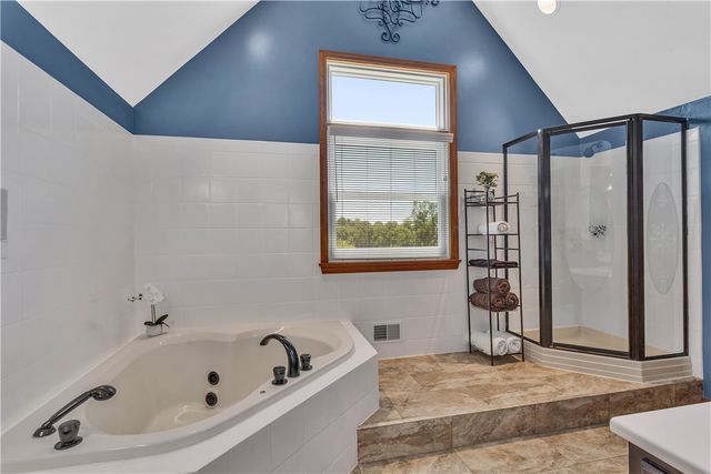 7 Hawthorne Ln, Penn Twp, PA 15642