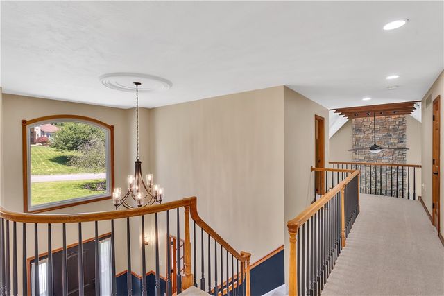 7 Hawthorne Ln, Penn Twp, PA 15642