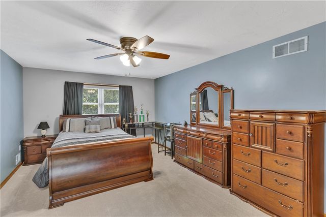 7 Hawthorne Ln, Penn Twp, PA 15642