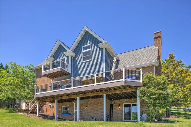 7 Hawthorne Ln, Penn Twp, PA 15642