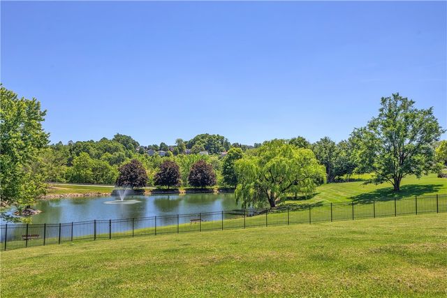 7 Hawthorne Ln, Penn Twp, PA 15642