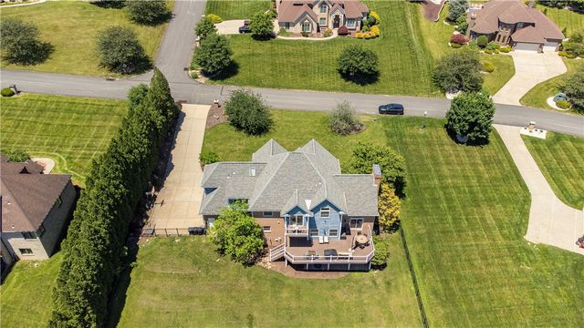 7 Hawthorne Ln, Penn Twp, PA 15642