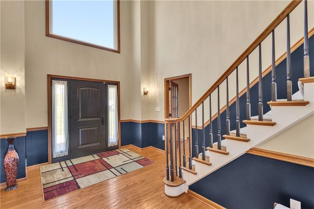 7 Hawthorne Ln, Penn Twp, PA 15642