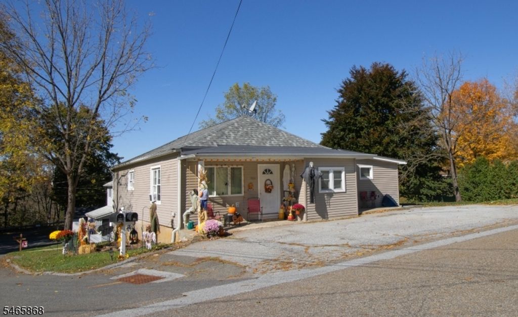 22 King Cole Rd, Hamburg Boro, NJ 07419 — exterior