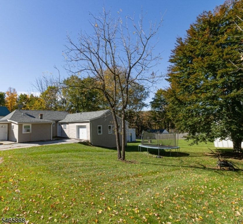 22 King Cole Rd, Hamburg Boro, NJ 07419 — photo 3