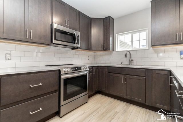 249 E Temperance Road, Temperance, MI 48182