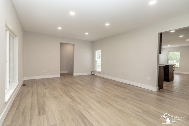 249 E Temperance Road, Temperance, MI 48182