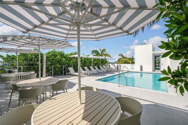 10281 W Bay Harbor Dr 201, Bay Harbor Islands, FL 33154