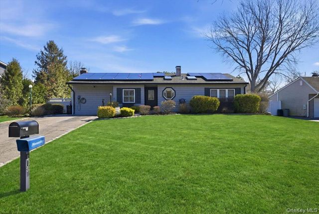 1085 Sipp Avenue, Medford, NY 11763