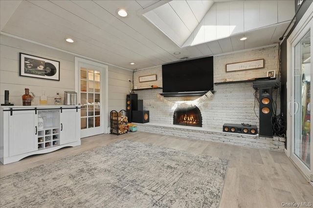 1085 Sipp Avenue, Medford, NY 11763