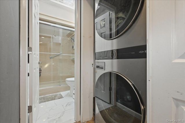 1085 Sipp Avenue, Medford, NY 11763