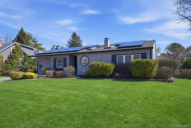 1085 Sipp Avenue, Medford, NY 11763