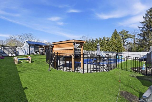 1085 Sipp Avenue, Medford, NY 11763