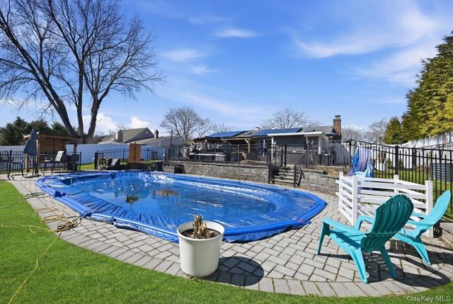 1085 Sipp Avenue, Medford, NY 11763