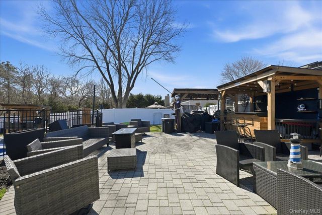 1085 Sipp Avenue, Medford, NY 11763