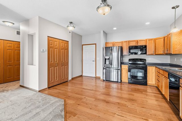 601 Levander Way 302, South Saint Paul, MN 55075