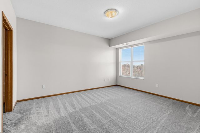 601 Levander Way 302, South Saint Paul, MN 55075