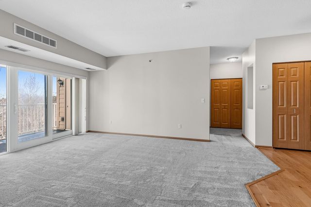 601 Levander Way 302, South Saint Paul, MN 55075