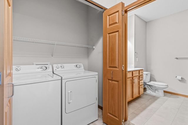 601 Levander Way 302, South Saint Paul, MN 55075