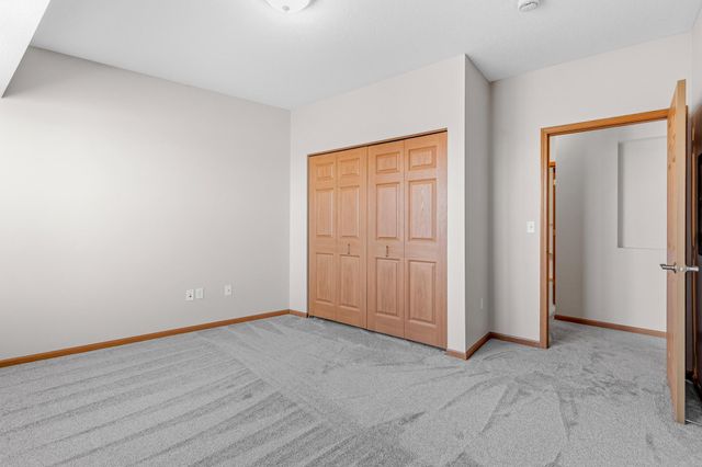 601 Levander Way 302, South Saint Paul, MN 55075