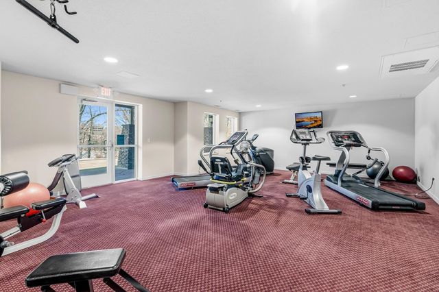 601 Levander Way 302, South Saint Paul, MN 55075