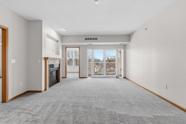 601 Levander Way 302, South Saint Paul, MN 55075