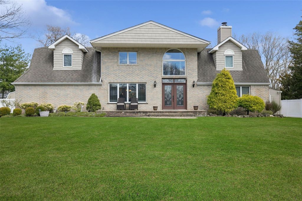 3 Philson Court, Commack, NY 11725