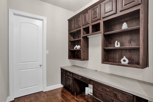 209 Carrington Lane, Lewisville, TX 75067