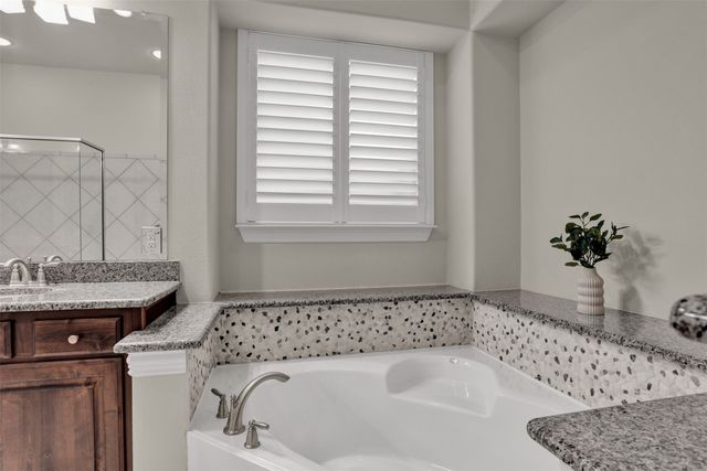 209 Carrington Lane, Lewisville, TX 75067