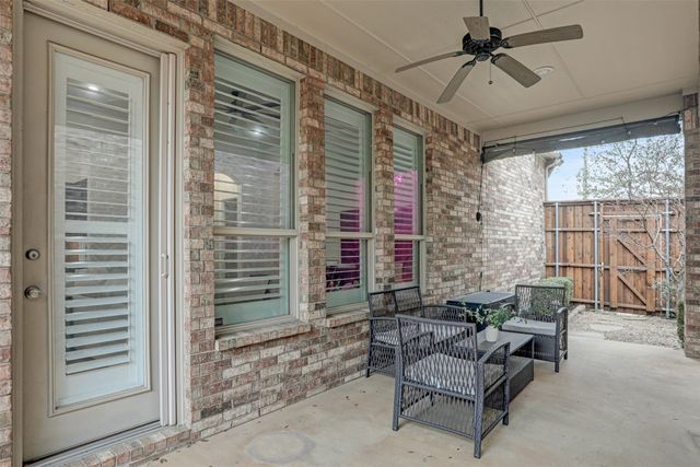 209 Carrington Lane, Lewisville, TX 75067