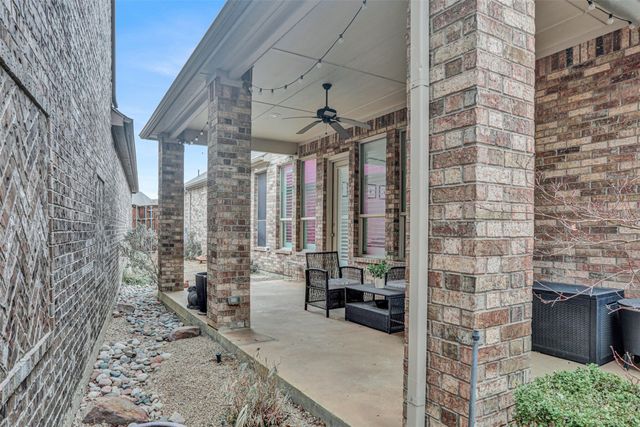 209 Carrington Lane, Lewisville, TX 75067