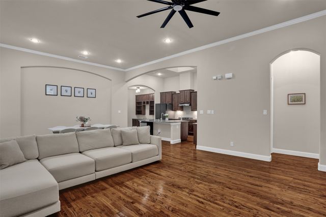 209 Carrington Lane, Lewisville, TX 75067