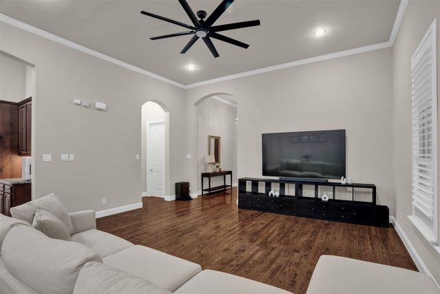 209 Carrington Lane, Lewisville, TX 75067