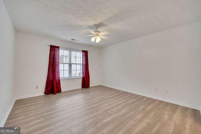 533 W Oaks Drive, Woodstock, GA 30188