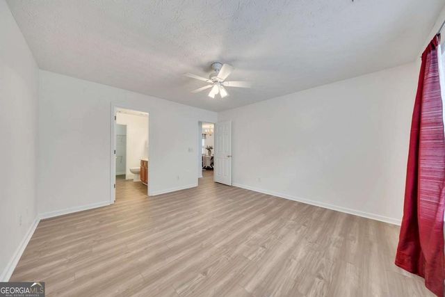 533 W Oaks Drive, Woodstock, GA 30188