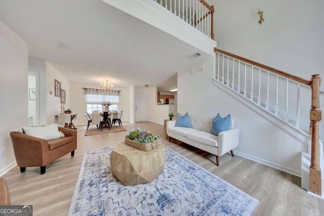 533 W Oaks Drive, Woodstock, GA 30188