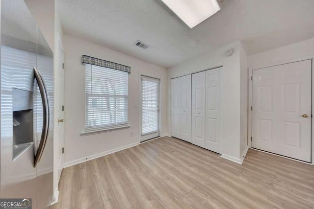 533 W Oaks Drive, Woodstock, GA 30188
