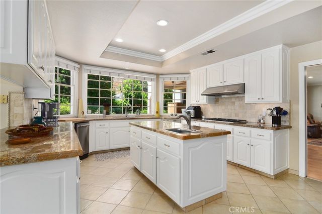 29450 Cambridge Court, Agoura Hills, CA 91301