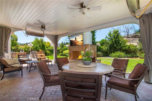 29450 Cambridge Court, Agoura Hills, CA 91301