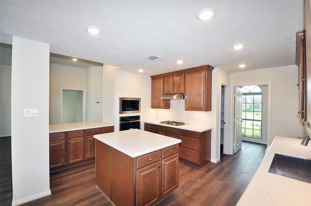 2231 Ensenada Drive, League City, TX 77539