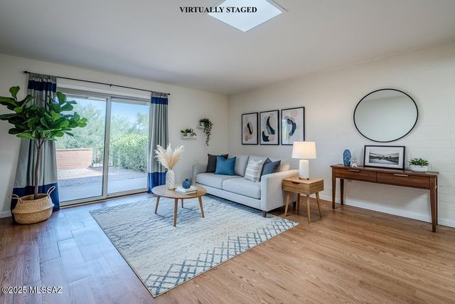 260 N Calle Del Lago, Green Valley, AZ 85614