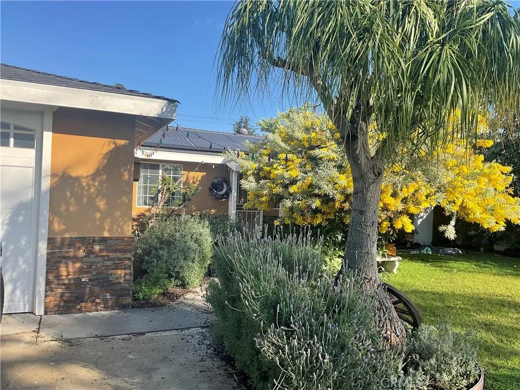 2009 W Oak, Fullerton, CA 92833