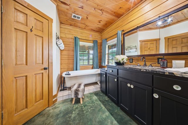 465 Emberson Ranch Road, Pilot Point, TX 76258