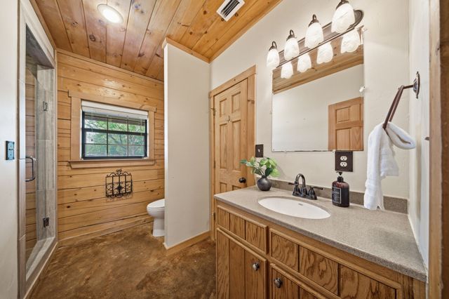 465 Emberson Ranch Road, Pilot Point, TX 76258