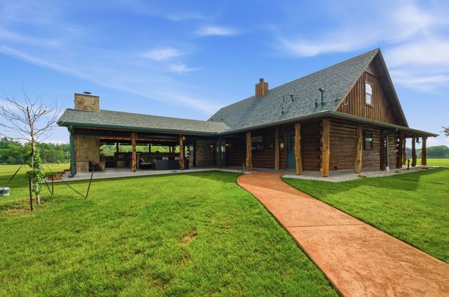 465 Emberson Ranch Road, Pilot Point, TX 76258
