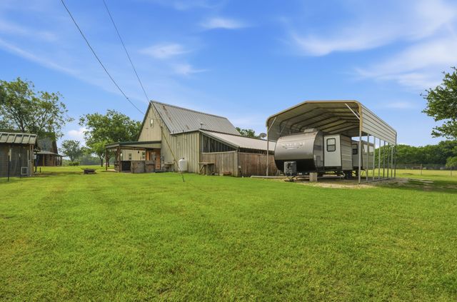 465 Emberson Ranch Road, Pilot Point, TX 76258