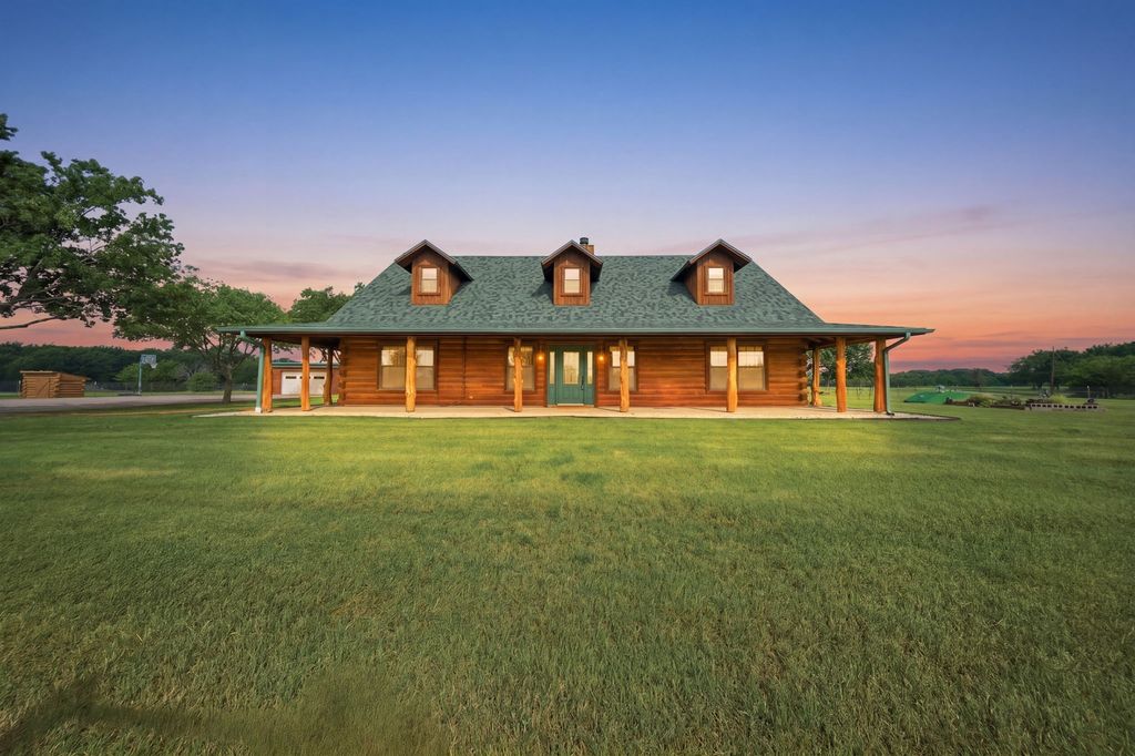 465 Emberson Ranch Road, Pilot Point, TX 76258