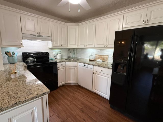 338 Pine Ridge Circle B-2, Greenacres, FL 33463