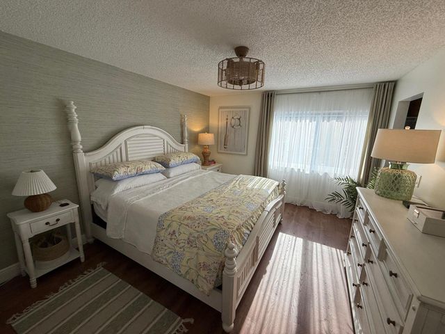 338 Pine Ridge Circle B-2, Greenacres, FL 33463