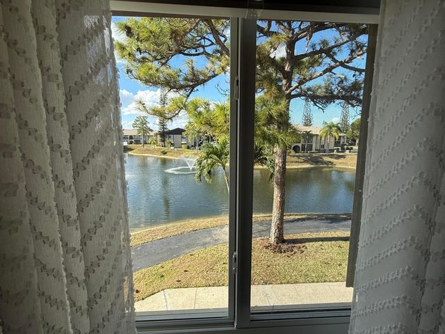 338 Pine Ridge Circle B-2, Greenacres, FL 33463